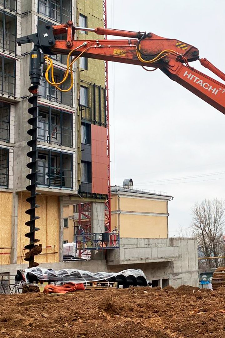 Москва, экскаватор Hitachi ZX240LC + гидровращатель RAY REA25000